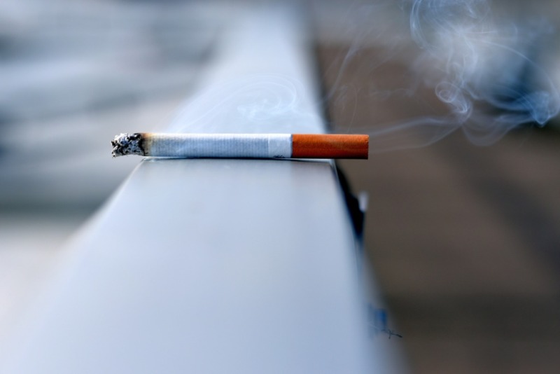 シミの原因と対策　喫煙